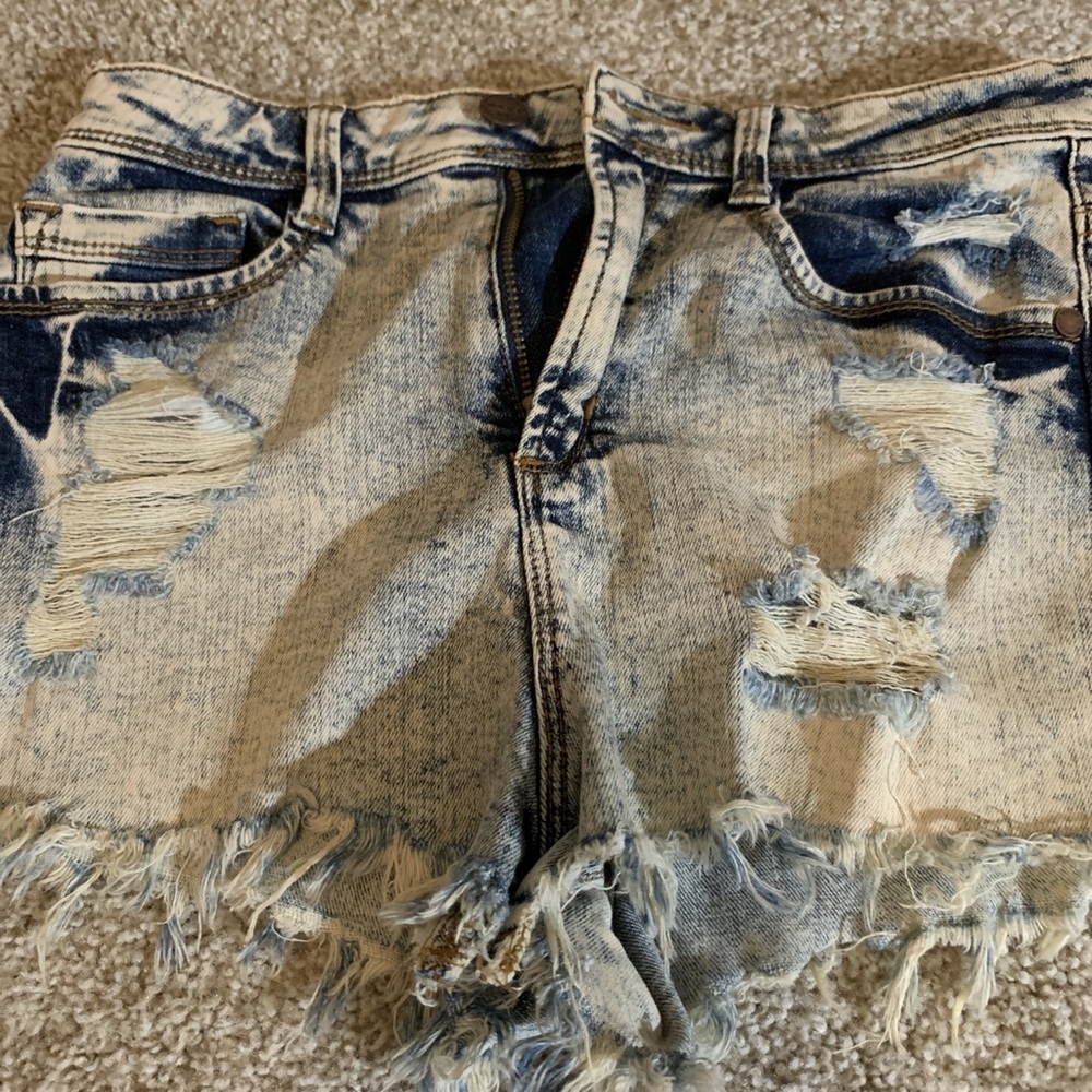 💌bundle3for15%off💌 ACID WASH RIPPED SHORTS!